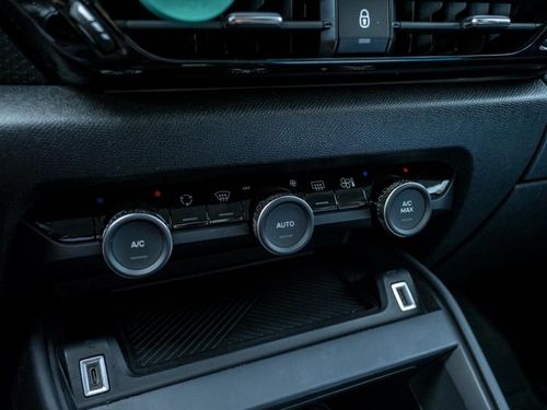 Citroen e-C4 X - Photo 34
