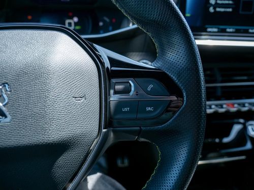 Peugeot e-208 - Photo 31