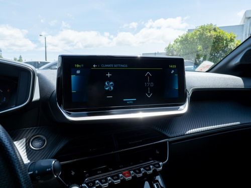 Peugeot e-208 - Photo 35