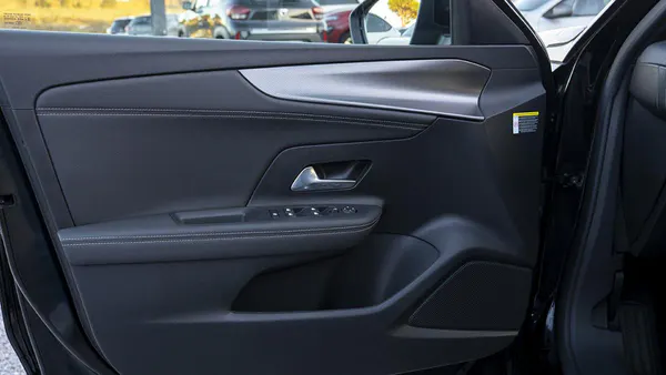 Opel Mokka-e - Photo 20