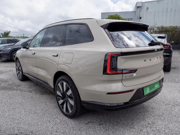 Volvo EX90 - Photo 9