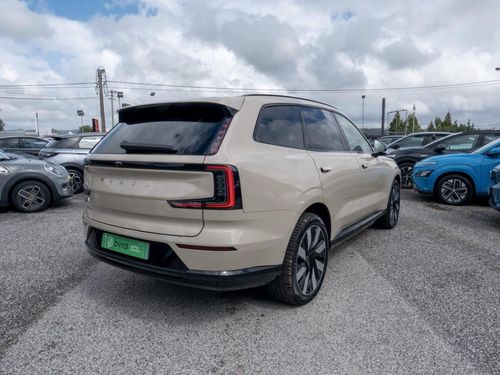 Volvo EX90 - Photo 17