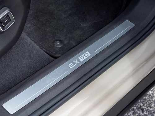 Volvo EX90 - Photo 19