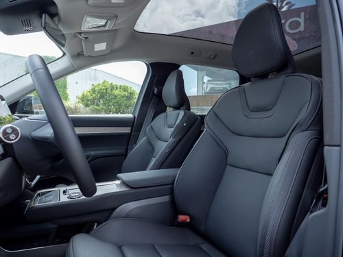 Volvo EX90 - Photo 28