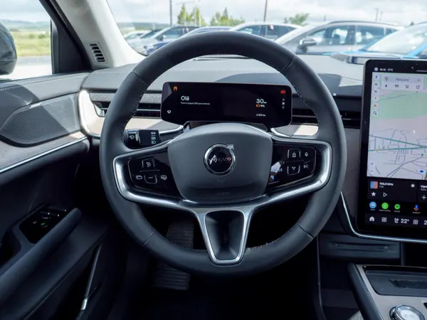 Volvo EX90 - Photo 39