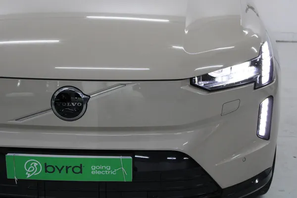 Volvo EX90 - Photo 4
