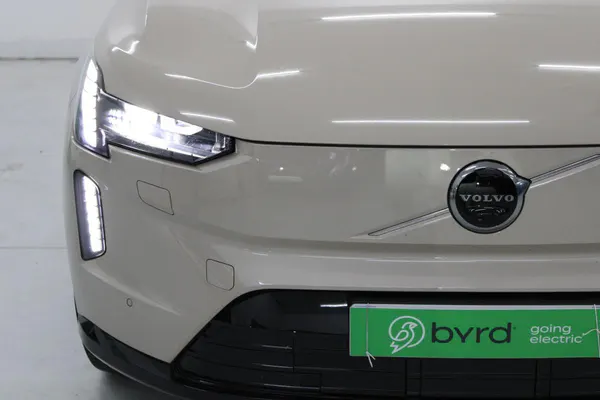 Volvo EX90 - Photo 3