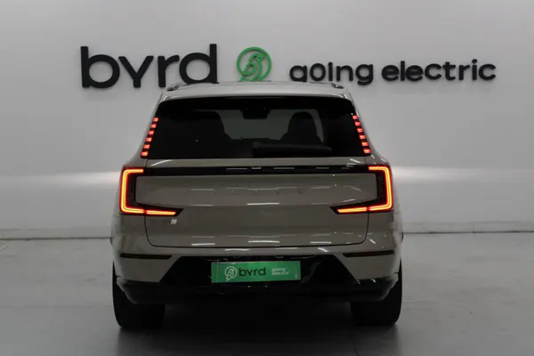 Volvo EX90 - Photo 5