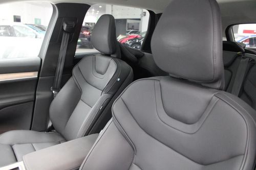 Volvo EX90 - Photo 13