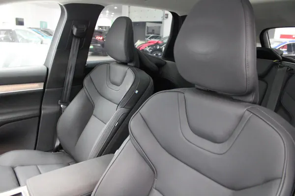 Volvo EX90 - Photo 13