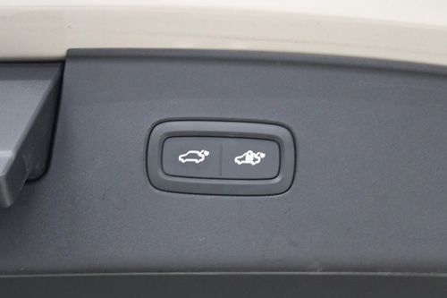 Volvo EX90 - Photo 11
