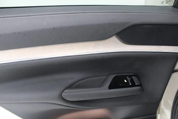 Volvo EX90 - Photo 15