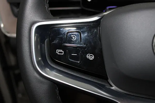 Volvo EX90 - Photo 20