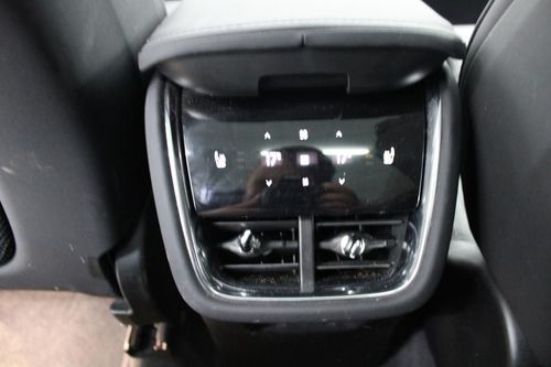 Volvo EX90 - Photo 19
