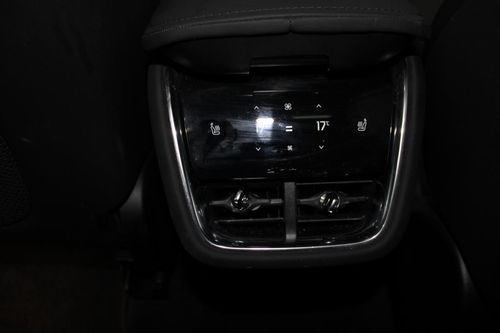 Volvo EX90 - Photo 18