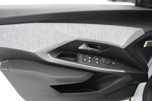 Peugeot E-3008 - Photo 9