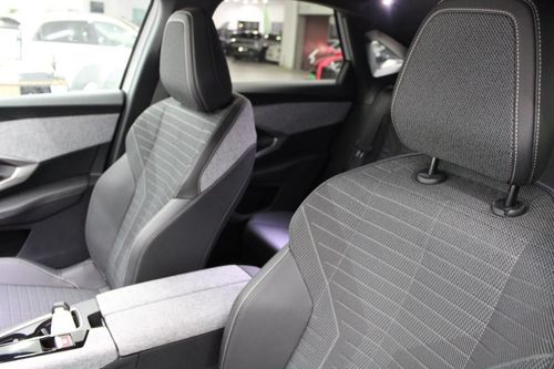 Peugeot E-3008 - Photo 10