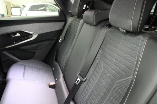 Peugeot E-3008 - Photo 13