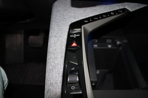 Peugeot E-3008 - Photo 19