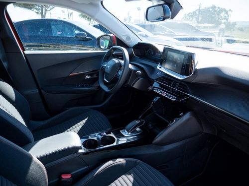 Peugeot e-2008 - Photo 16