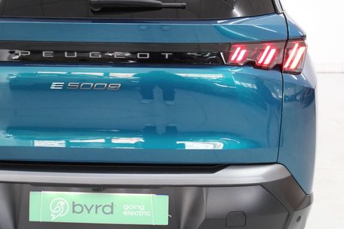 Peugeot E-5008 - Photo 7