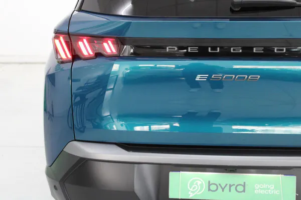 Peugeot E-5008 - Photo 8