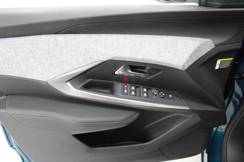 Peugeot E-5008 - Photo 11