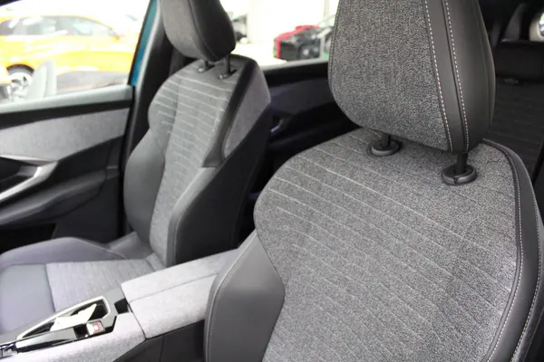 Peugeot E-5008 - Photo 12