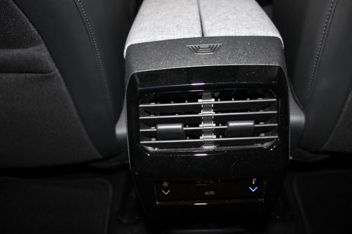 Peugeot E-5008 - Photo 16