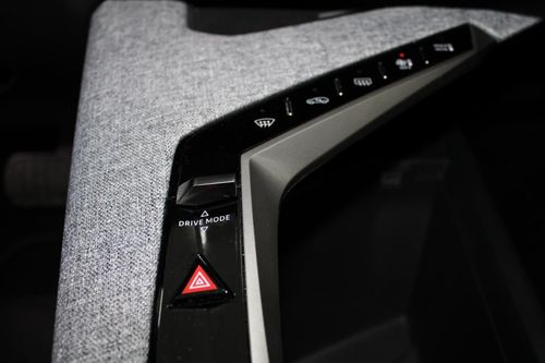 Peugeot E-5008 - Photo 22