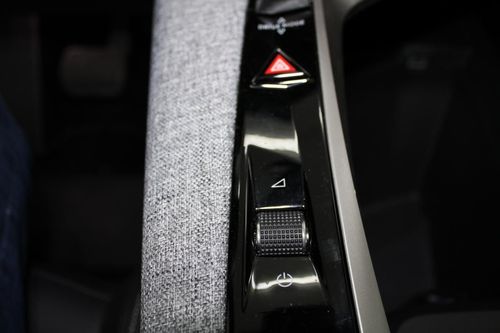 Peugeot E-5008 - Photo 23
