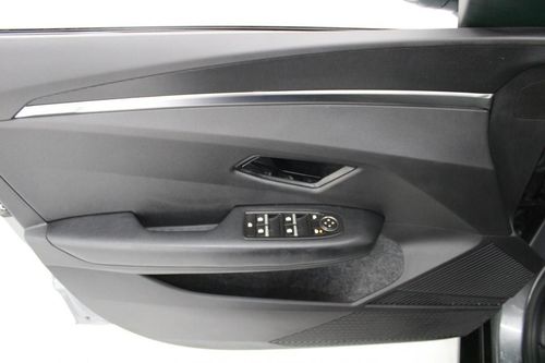 Renault Mégane E-Tech - Photo 10