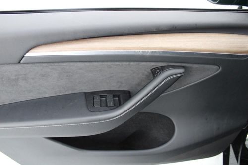 Tesla Model Y - Photo 11