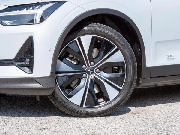 Polestar 2 - Photo 3