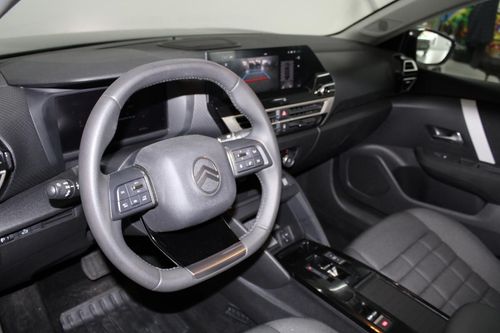 Citroen e-C4 X - Photo 12
