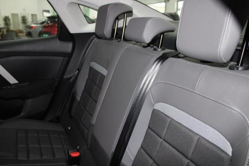 Citroen e-C4 X - Photo 14