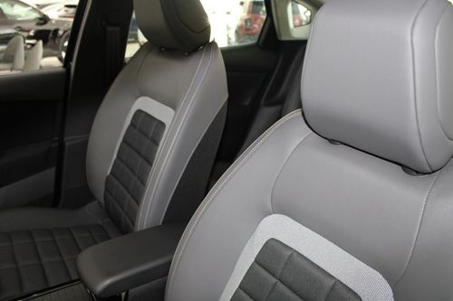Citroen e-C4 X - Photo 10