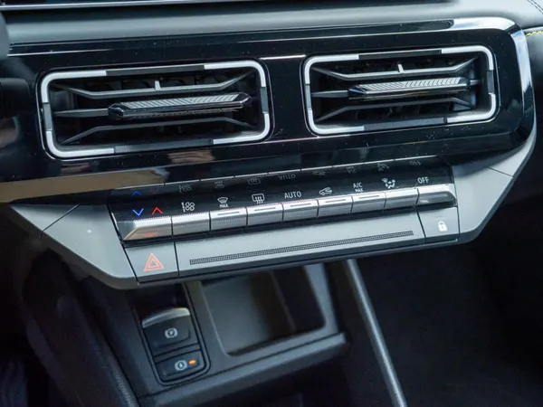 Renault 4 E-Tech - Photo 35
