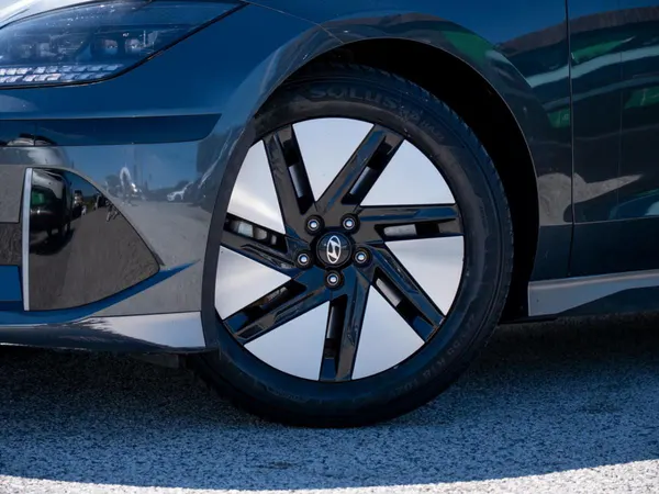 Hyundai Ioniq 6 - Photo 3