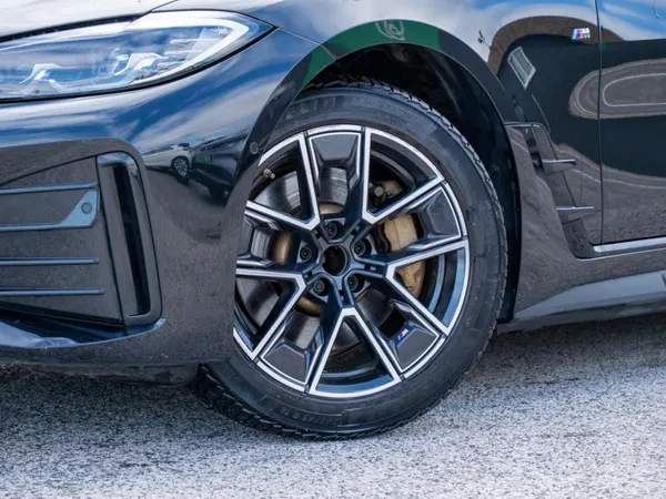 BMW i4 - Photo 3