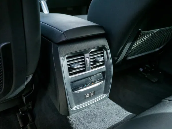 BMW i4 - Photo 29