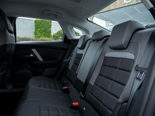 Citroen e-C4 X - Photo 23