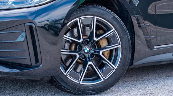 BMW i4 - Photo 3