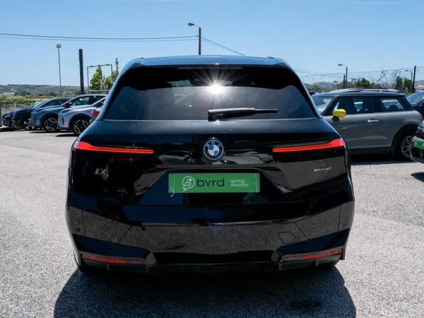 BMW iX - Photo 9