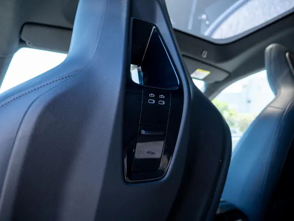 BMW iX - Photo 27