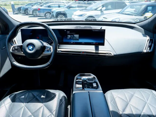 BMW iX - Photo 29