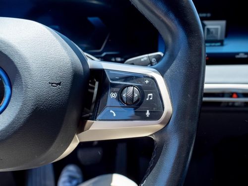 BMW iX - Photo 33