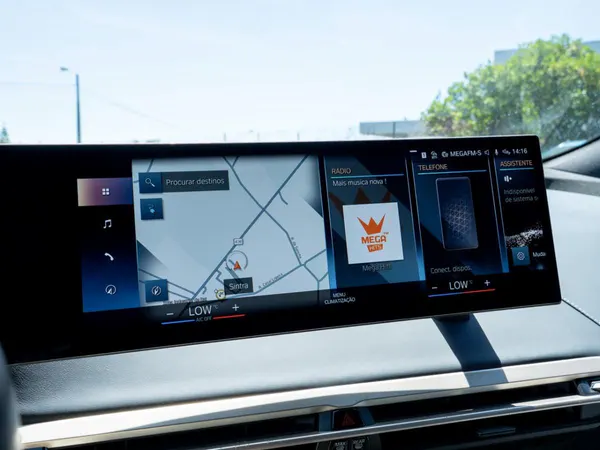 BMW iX - Photo 36