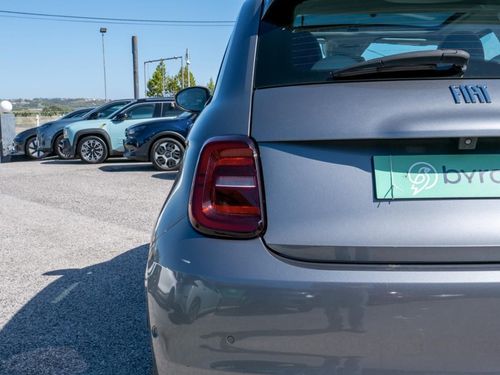 Fiat 500e - Photo 10