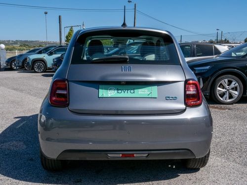 Fiat 500e - Photo 9
